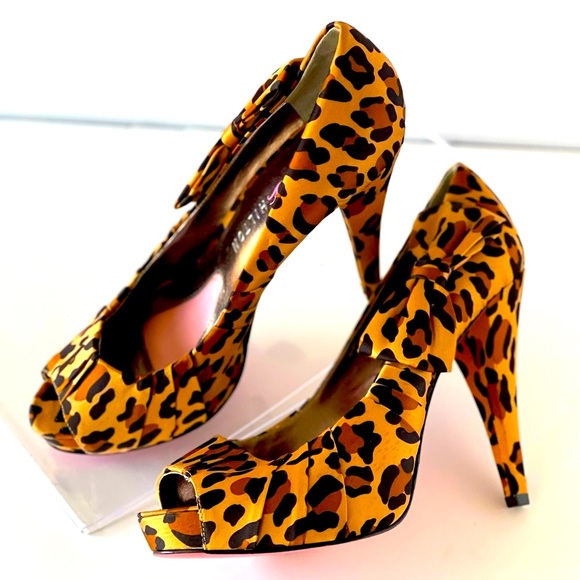 Paris Hilton Shoes - Paris Hilton Leopard Pumps Heels Stilleto Platform Peep Toe with Bow, Sz 8.5M